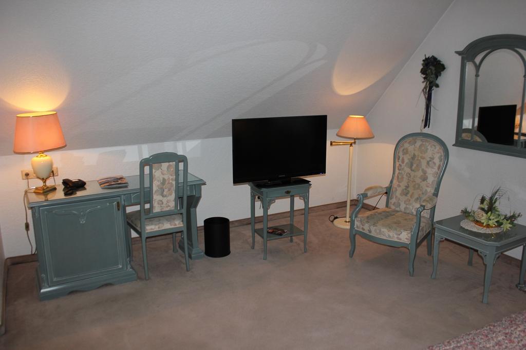 Hotel & Restaurant Zum Vater Rhein Monheim am Rhein Room photo